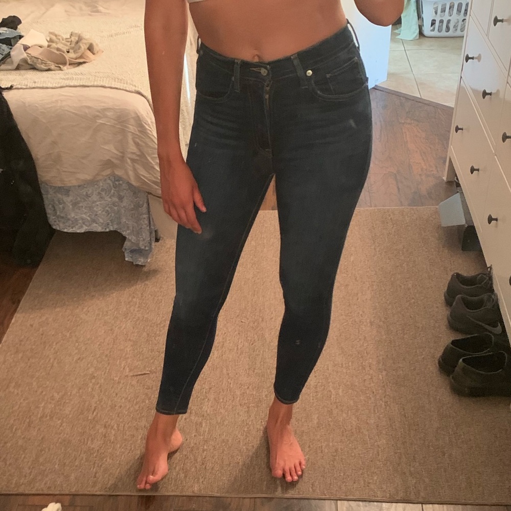 Levi’s skinny legged high waisted jeans